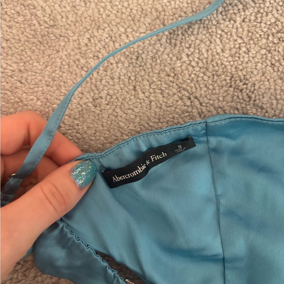 🌟 NWT Abercrombie The A&F Giselle Clasp Back Pleated Midi Dress Blue 🌟 - Picture 9 of 9